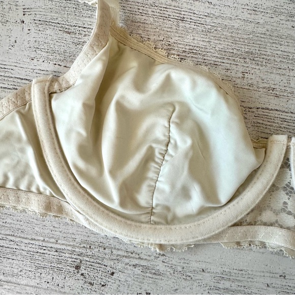 *3/$20* URBAN OUTFITTERS Out From Under Lace Floral Unlined Underwire Bra 32D - Picture 6 of 9